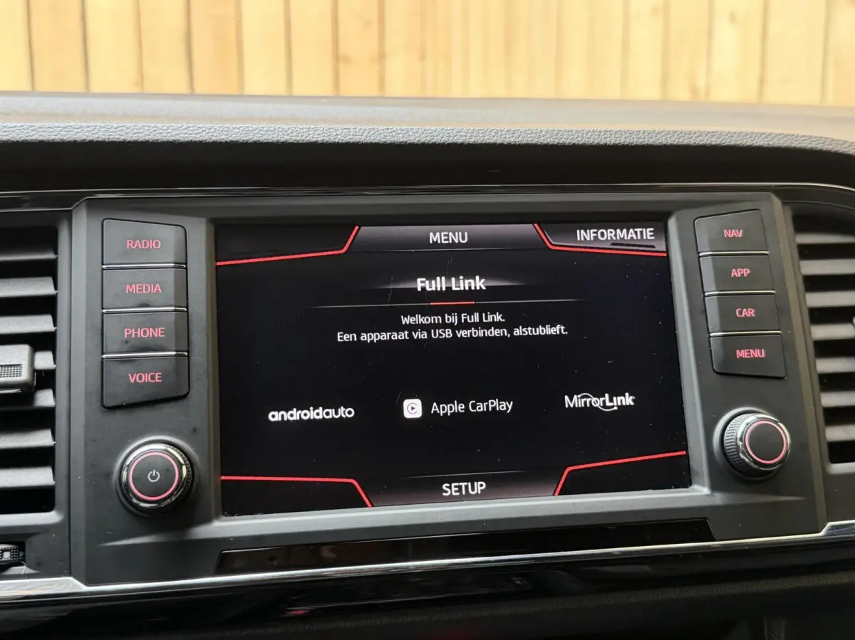 1.4 EcoTSI FR 150pk Apple CarPlay/Android Auto Full-Link | Achteruitrijcamera | Adaptieve cruise control | Climate control | Elektrisch bedienbare achterklep | LED verlichting | Stoelverwarm