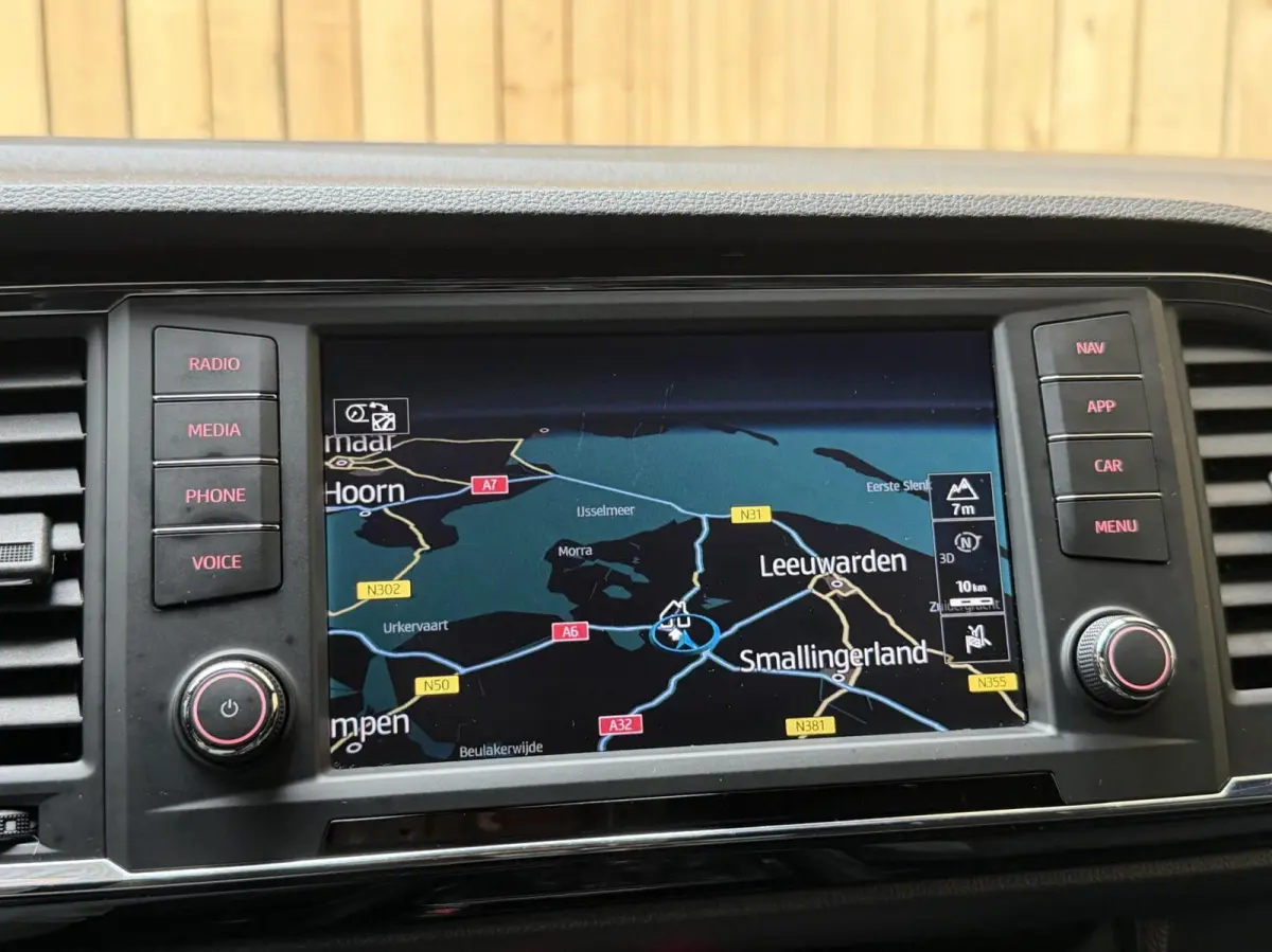 1.4 EcoTSI FR 150pk Apple CarPlay/Android Auto Full-Link | Achteruitrijcamera | Adaptieve cruise control | Climate control | Elektrisch bedienbare achterklep | LED verlichting | Stoelverwarm
