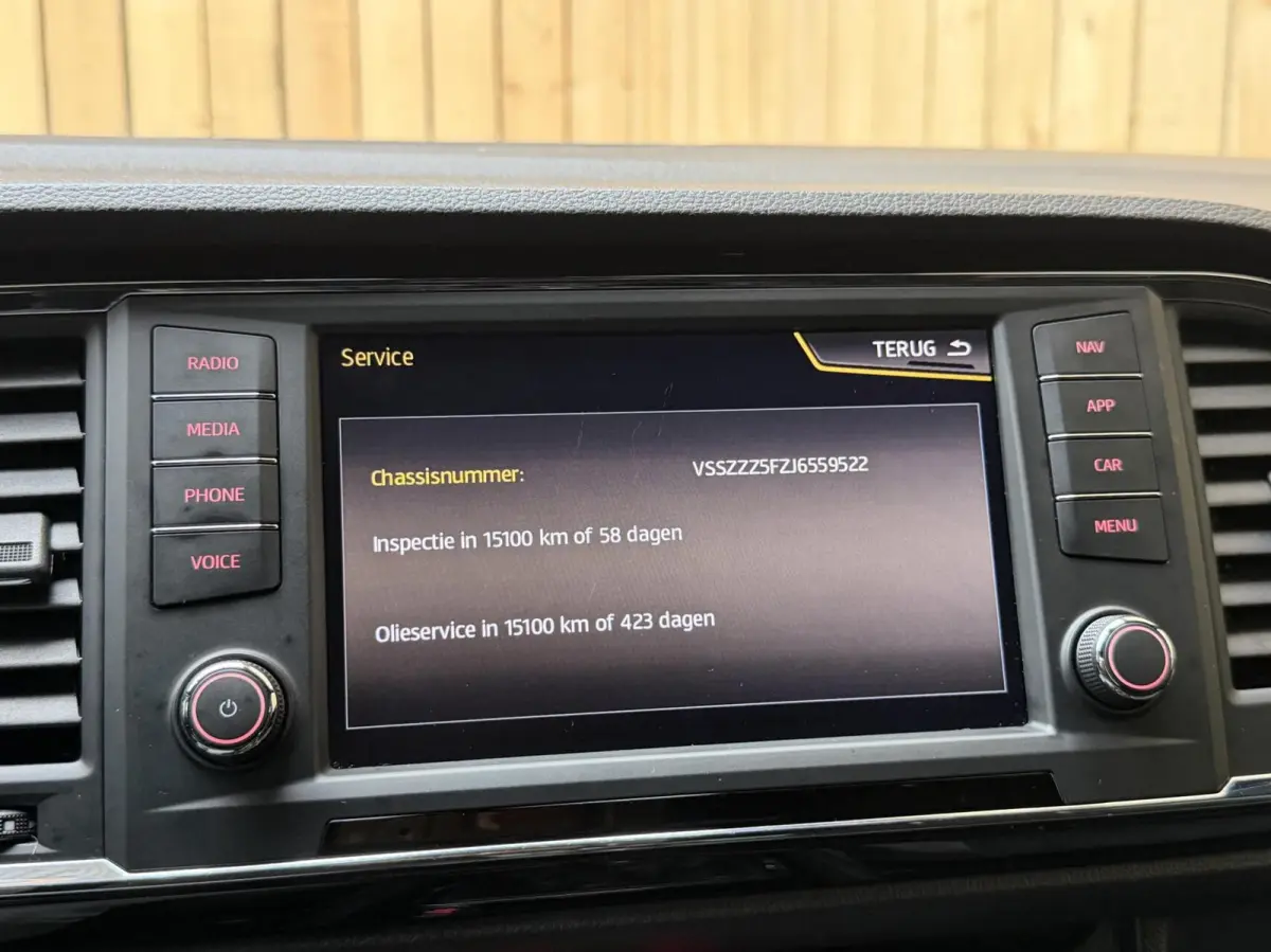 1.4 EcoTSI FR 150pk Apple CarPlay/Android Auto Full-Link | Achteruitrijcamera | Adaptieve cruise control | Climate control | Elektrisch bedienbare achterklep | LED verlichting | Stoelverwarm
