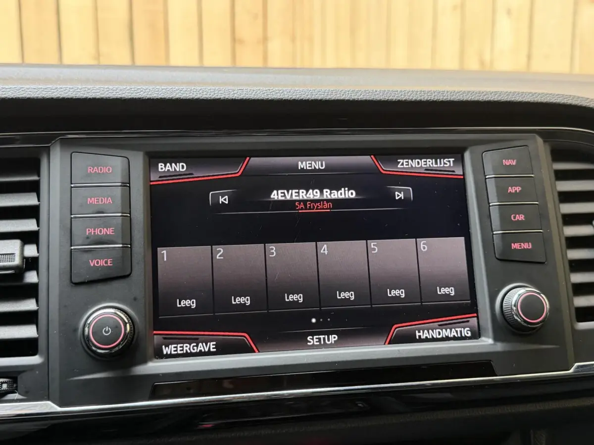 1.4 EcoTSI FR 150pk Apple CarPlay/Android Auto Full-Link | Achteruitrijcamera | Adaptieve cruise control | Climate control | Elektrisch bedienbare achterklep | LED verlichting | Stoelverwarm
