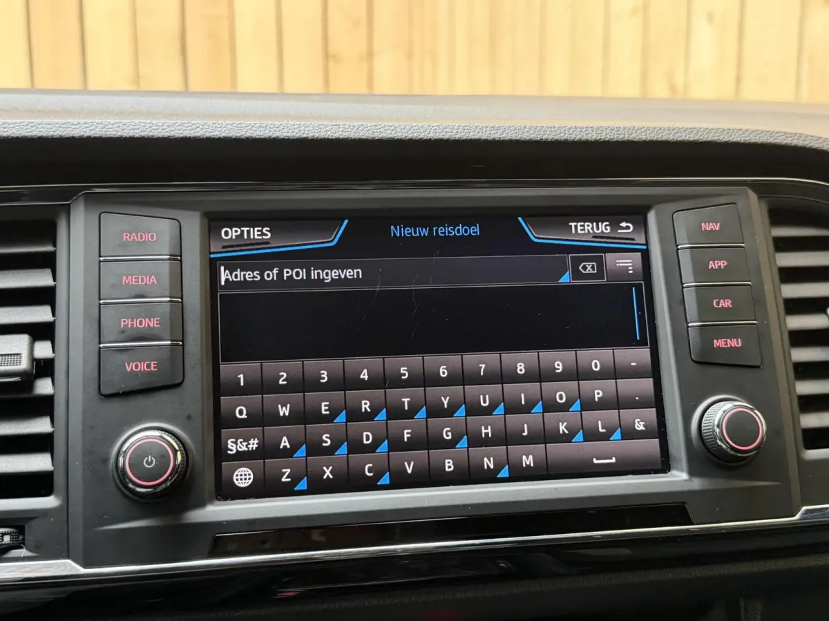 1.4 EcoTSI FR 150pk Apple CarPlay/Android Auto Full-Link | Achteruitrijcamera | Adaptieve cruise control | Climate control | Elektrisch bedienbare achterklep | LED verlichting | Stoelverwarm