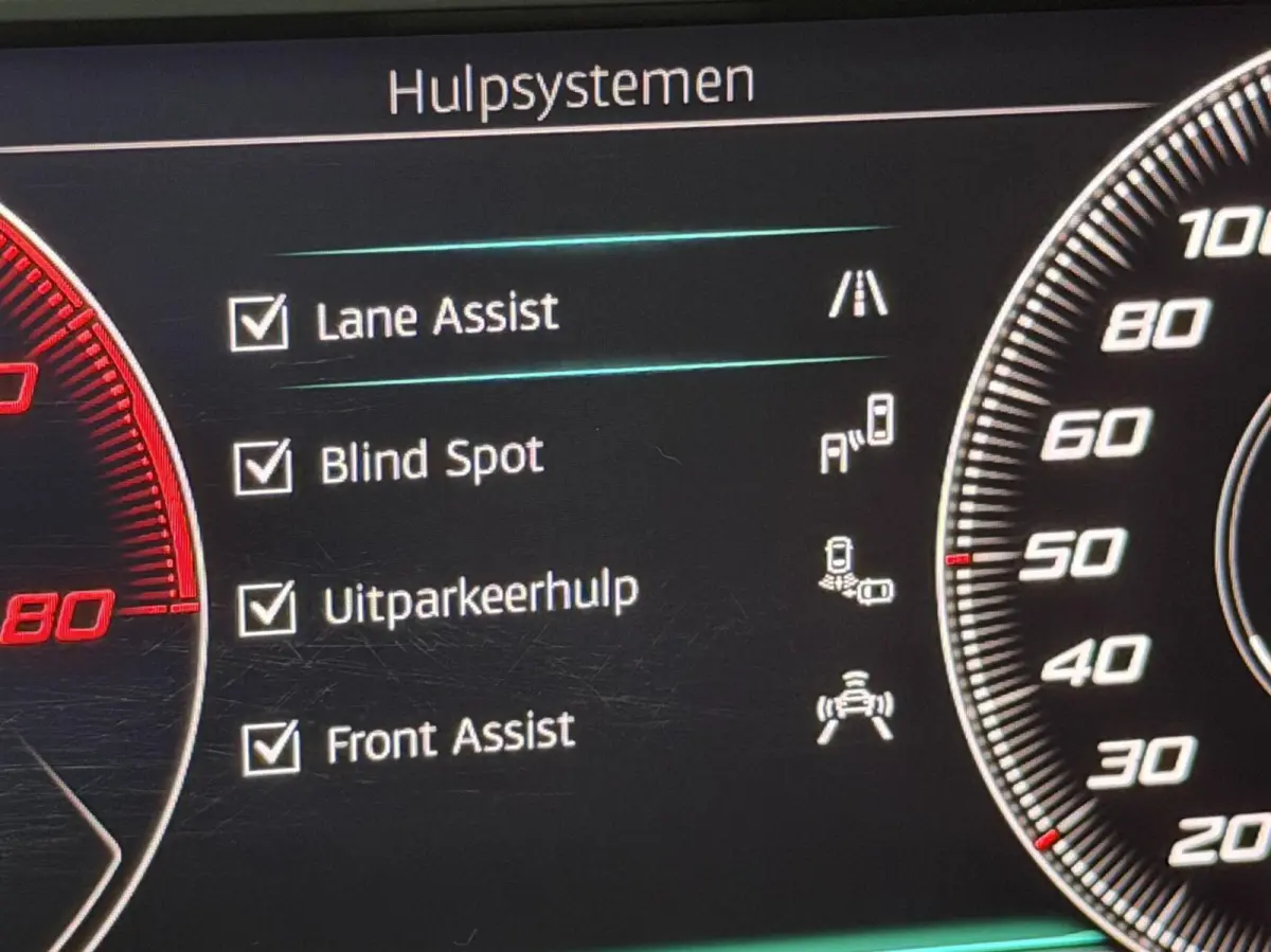 1.4 EcoTSI FR 150pk Apple CarPlay/Android Auto Full-Link | Achteruitrijcamera | Adaptieve cruise control | Climate control | Elektrisch bedienbare achterklep | LED verlichting | Stoelverwarm
