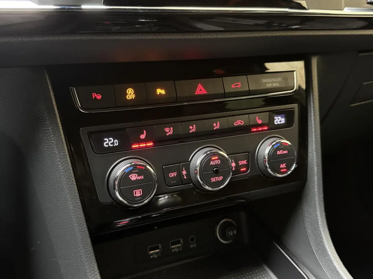 1.4 EcoTSI FR 150pk Apple CarPlay/Android Auto Full-Link | Achteruitrijcamera | Adaptieve cruise control | Climate control | Elektrisch bedienbare achterklep | LED verlichting | Stoelverwarm
