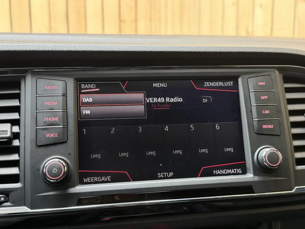 1.4 EcoTSI FR 150pk Apple CarPlay/Android Auto Full-Link | Achteruitrijcamera | Adaptieve cruise control | Climate control | Elektrisch bedienbare achterklep | LED verlichting | Stoelverwarm