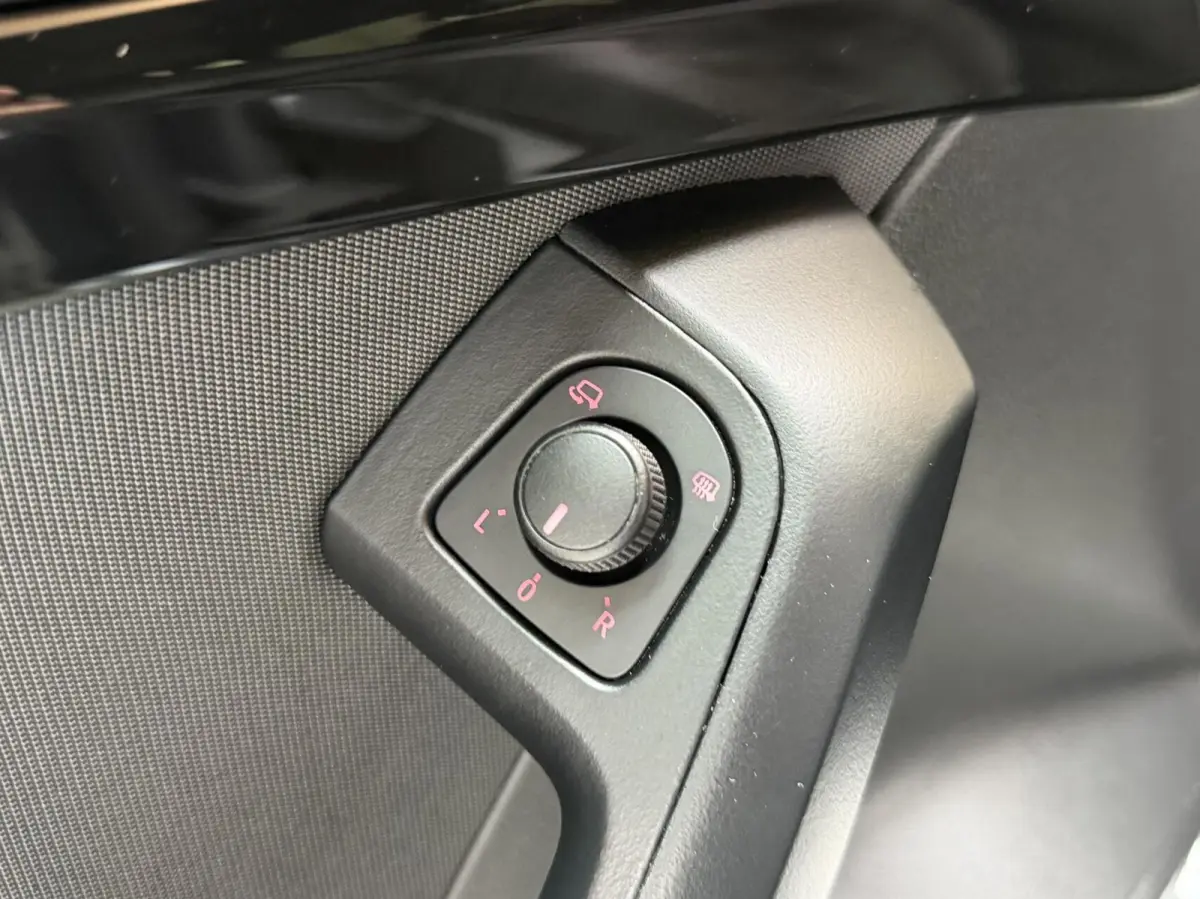 1.4 EcoTSI FR 150pk Apple CarPlay/Android Auto Full-Link | Achteruitrijcamera | Adaptieve cruise control | Climate control | Elektrisch bedienbare achterklep | LED verlichting | Stoelverwarm