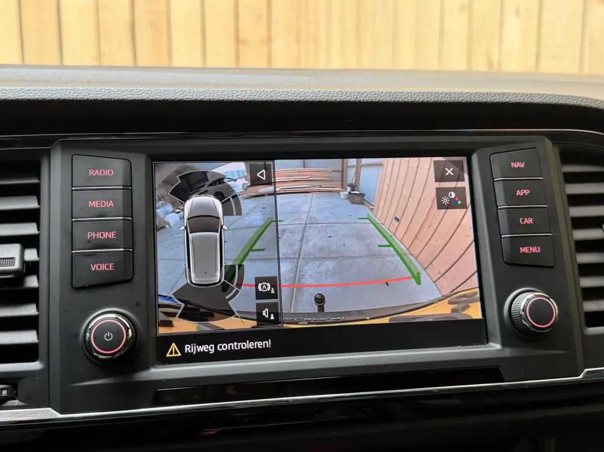 1.4 EcoTSI FR 150pk Apple CarPlay/Android Auto Full-Link | Achteruitrijcamera | Adaptieve cruise control | Climate control | Elektrisch bedienbare achterklep | LED verlichting | Stoelverwarm