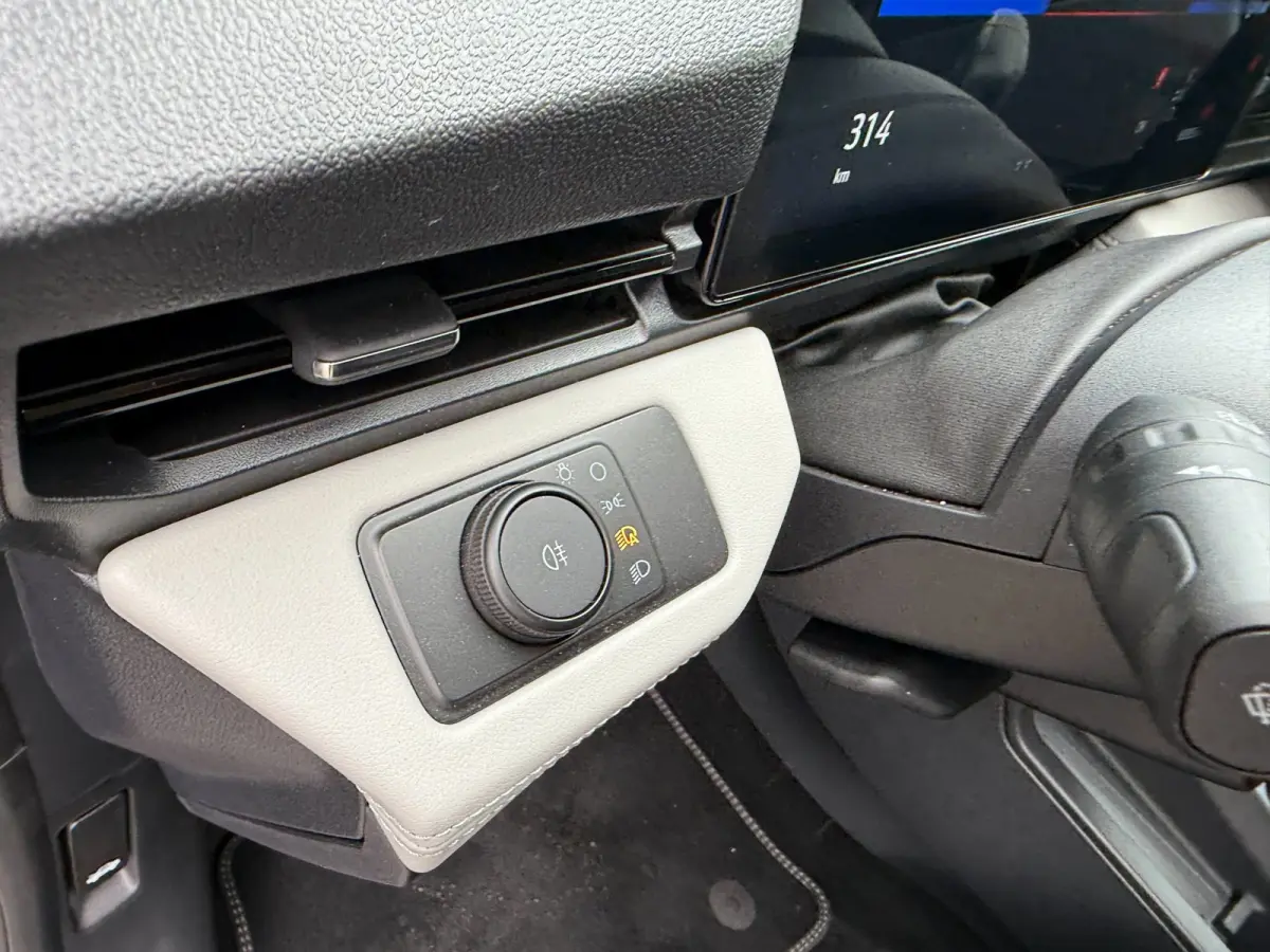 Premium 44 kWh Navi, Adop cruise, 360-gr camera, BLIS, Elk klep, Alcantara leder etc.