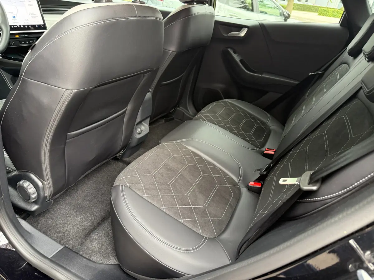 Premium 44 kWh Navi, Adop cruise, 360-gr camera, BLIS, Elk klep, Alcantara leder etc.