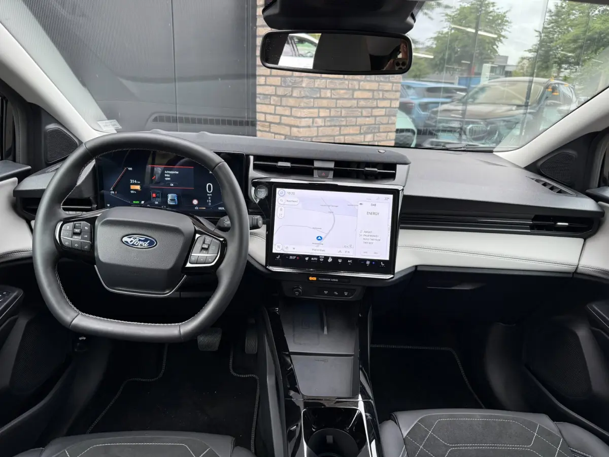 Premium 44 kWh Navi, Adop cruise, 360-gr camera, BLIS, Elk klep, Alcantara leder etc.