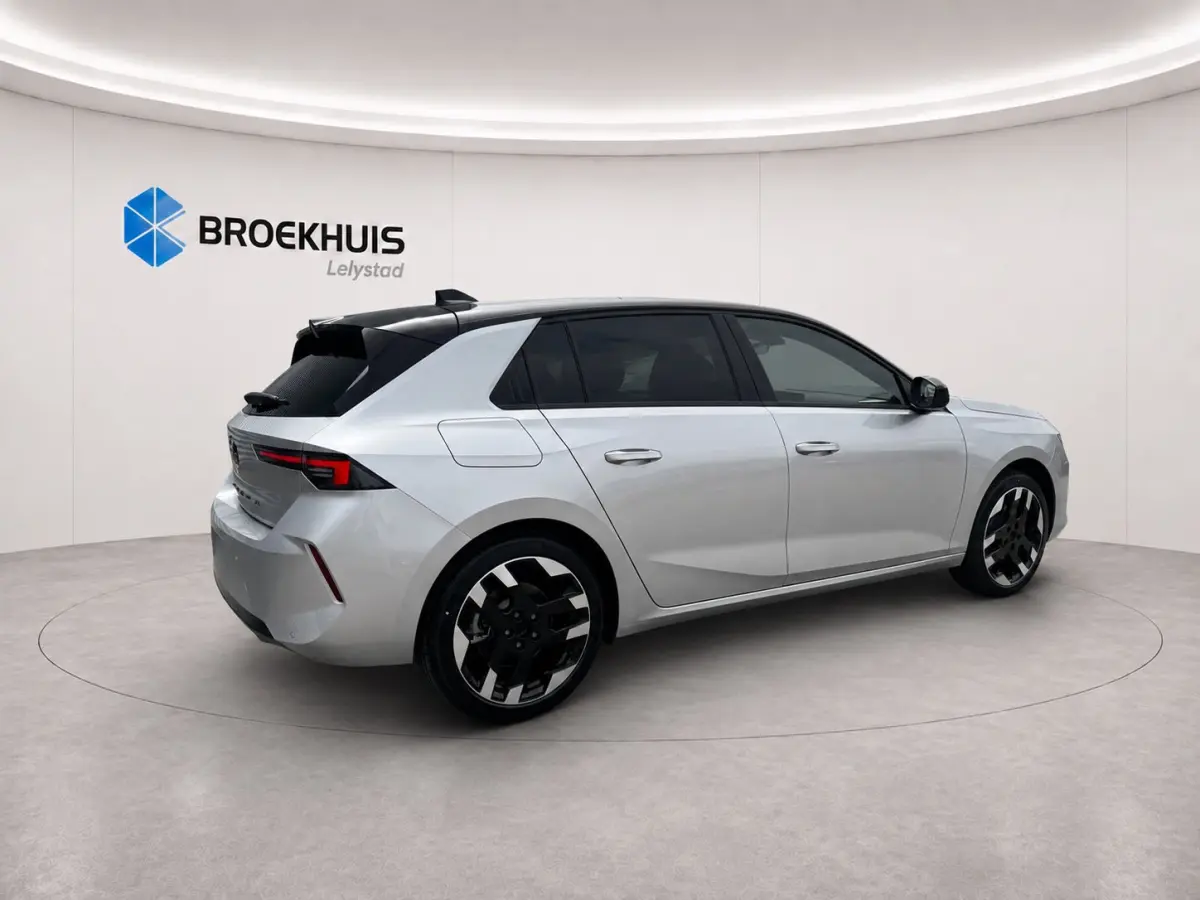 Astra-e Ultimate - | Achteruitrijcamera 180° | Adaptive Cruise control | Apple CarPlay en Android Auto ondersteuning