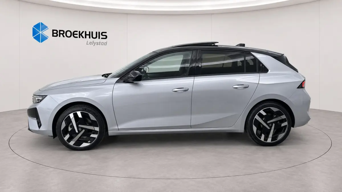 Astra-e Ultimate - | Achteruitrijcamera 180° | Adaptive Cruise control | Apple CarPlay en Android Auto ondersteuning
