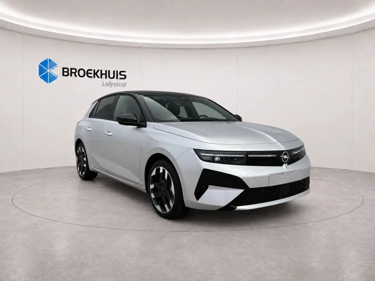 Astra-e Ultimate - | Achteruitrijcamera 180° | Adaptive Cruise control | Apple CarPlay en Android Auto ondersteuning
