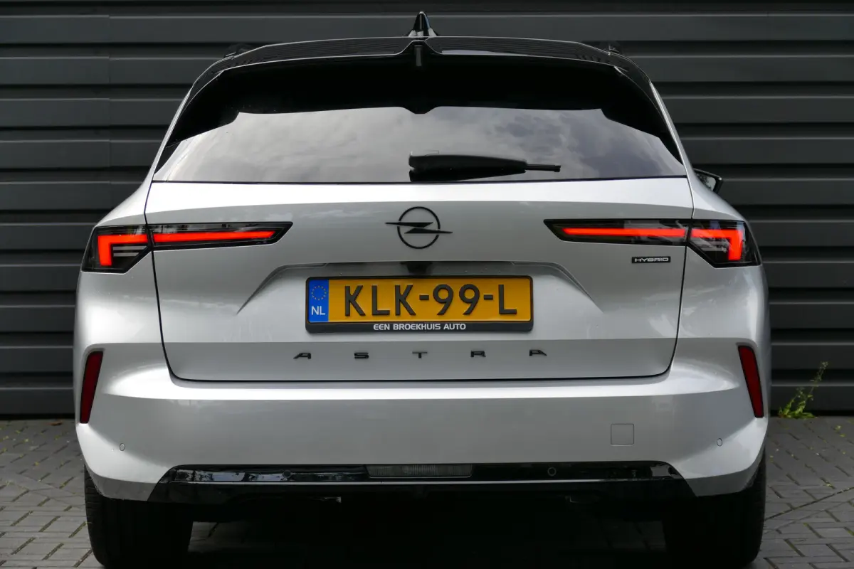 Ultimate - Plug-In Hybrid | 3,7 kW boordlader | Achteruitrijcamera 180° | Adaptive Cruise control
