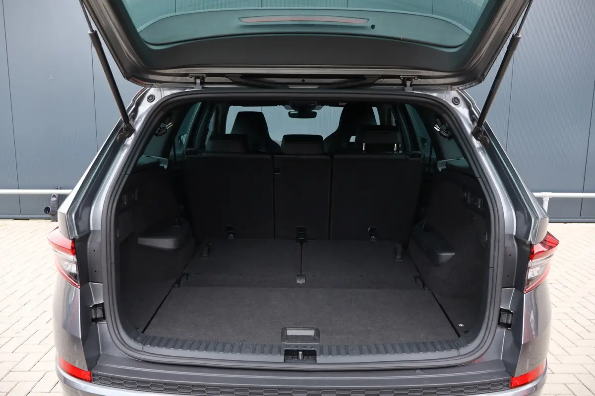 1.5 TSI Sportline Business 7p. | Trekhaak | Facelift | Camera | Virtual Cockpit | Adaptive Cruise | Stoelverwarming