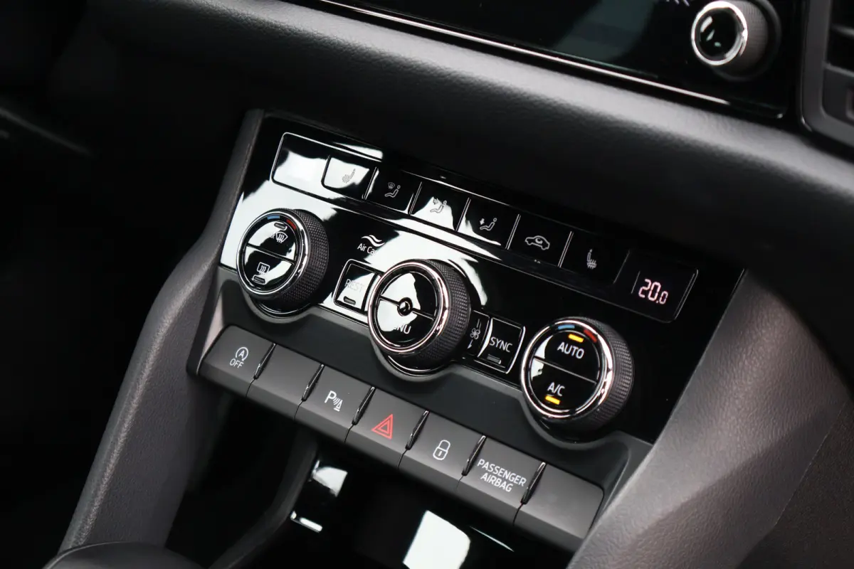 1.5 TSI Sportline Business 7p. | Trekhaak | Facelift | Camera | Virtual Cockpit | Adaptive Cruise | Stoelverwarming