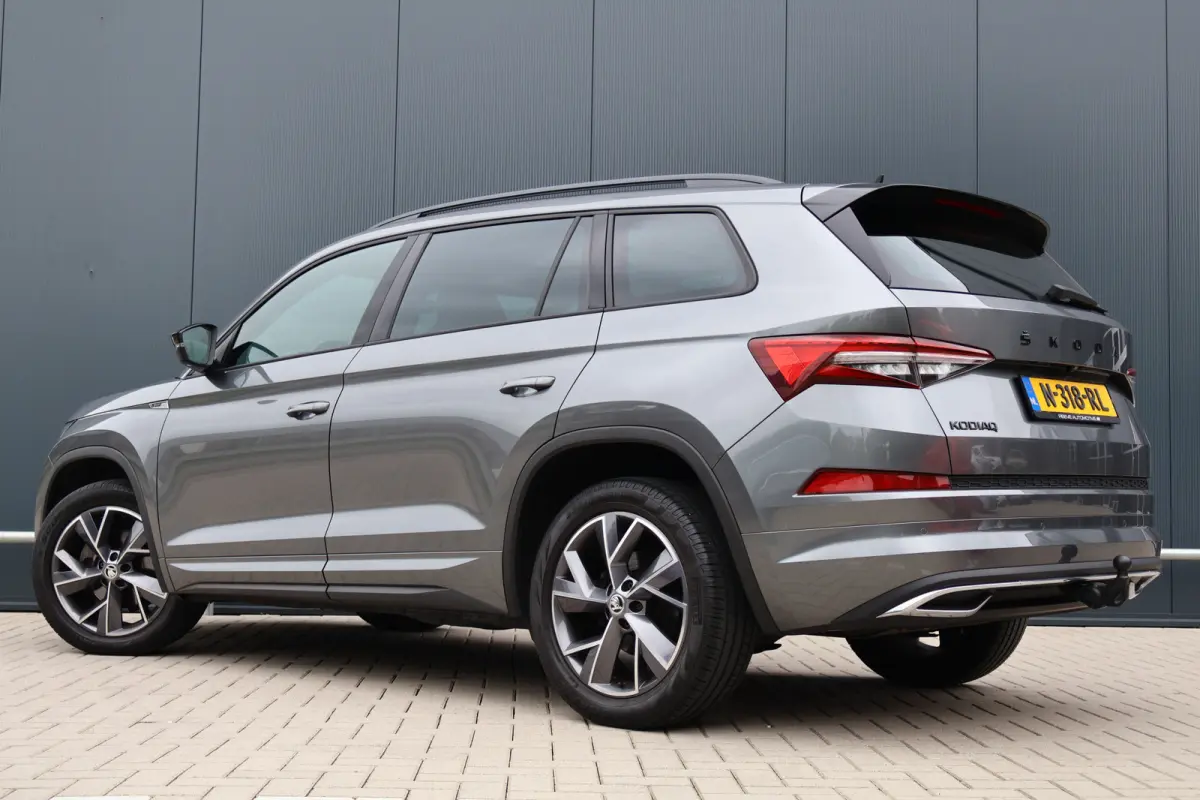 1.5 TSI Sportline Business 7p. | Trekhaak | Facelift | Camera | Virtual Cockpit | Adaptive Cruise | Stoelverwarming