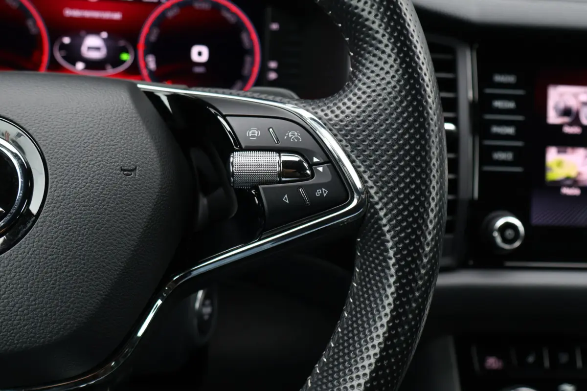 1.5 TSI Sportline Business 7p. | Trekhaak | Facelift | Camera | Virtual Cockpit | Adaptive Cruise | Stoelverwarming