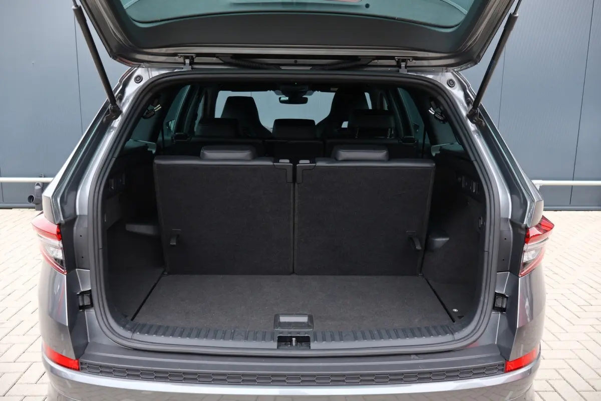 1.5 TSI Sportline Business 7p. | Trekhaak | Facelift | Camera | Virtual Cockpit | Adaptive Cruise | Stoelverwarming