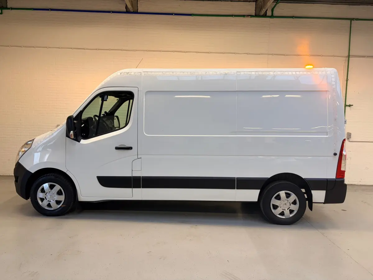 Servicewagen T35 2.3 dCi 145pk euro6 L2H2 BOTT Inrichting, Victron omvormer, Standkachel, Trekhaak, RIJKLAARPRIJS!