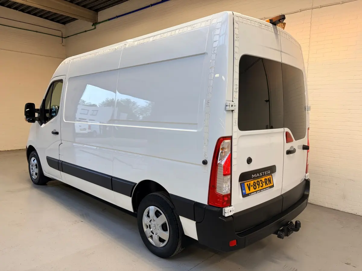 Servicewagen T35 2.3 dCi 145pk euro6 L2H2 BOTT Inrichting, Victron omvormer, Standkachel, Trekhaak, RIJKLAARPRIJS!