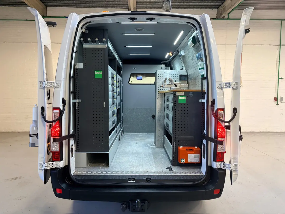 Servicewagen T35 2.3 dCi 145pk euro6 L2H2 BOTT Inrichting, Victron omvormer, Standkachel, Trekhaak, RIJKLAARPRIJS!