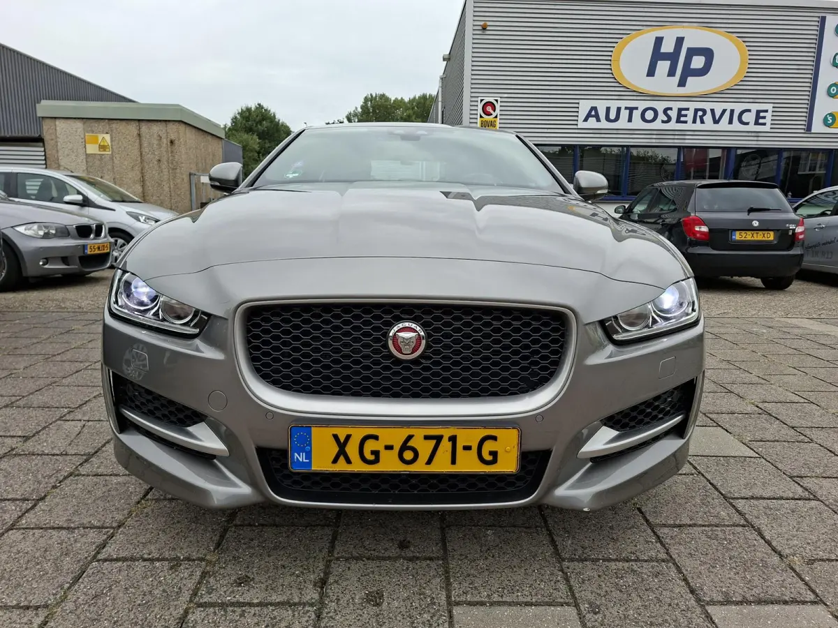 2.0t R-Sport COMPLEET JAGUAR DEALER ONDERHOUDEN! Origineel NL Auto
