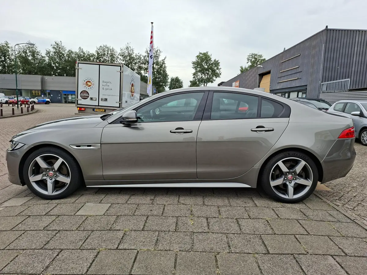 2.0t R-Sport COMPLEET JAGUAR DEALER ONDERHOUDEN! Origineel NL Auto