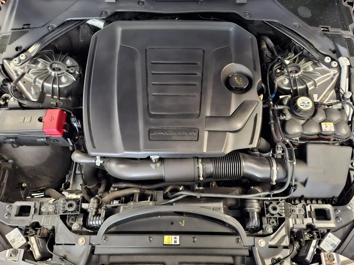 2.0t R-Sport COMPLEET JAGUAR DEALER ONDERHOUDEN! Origineel NL Auto