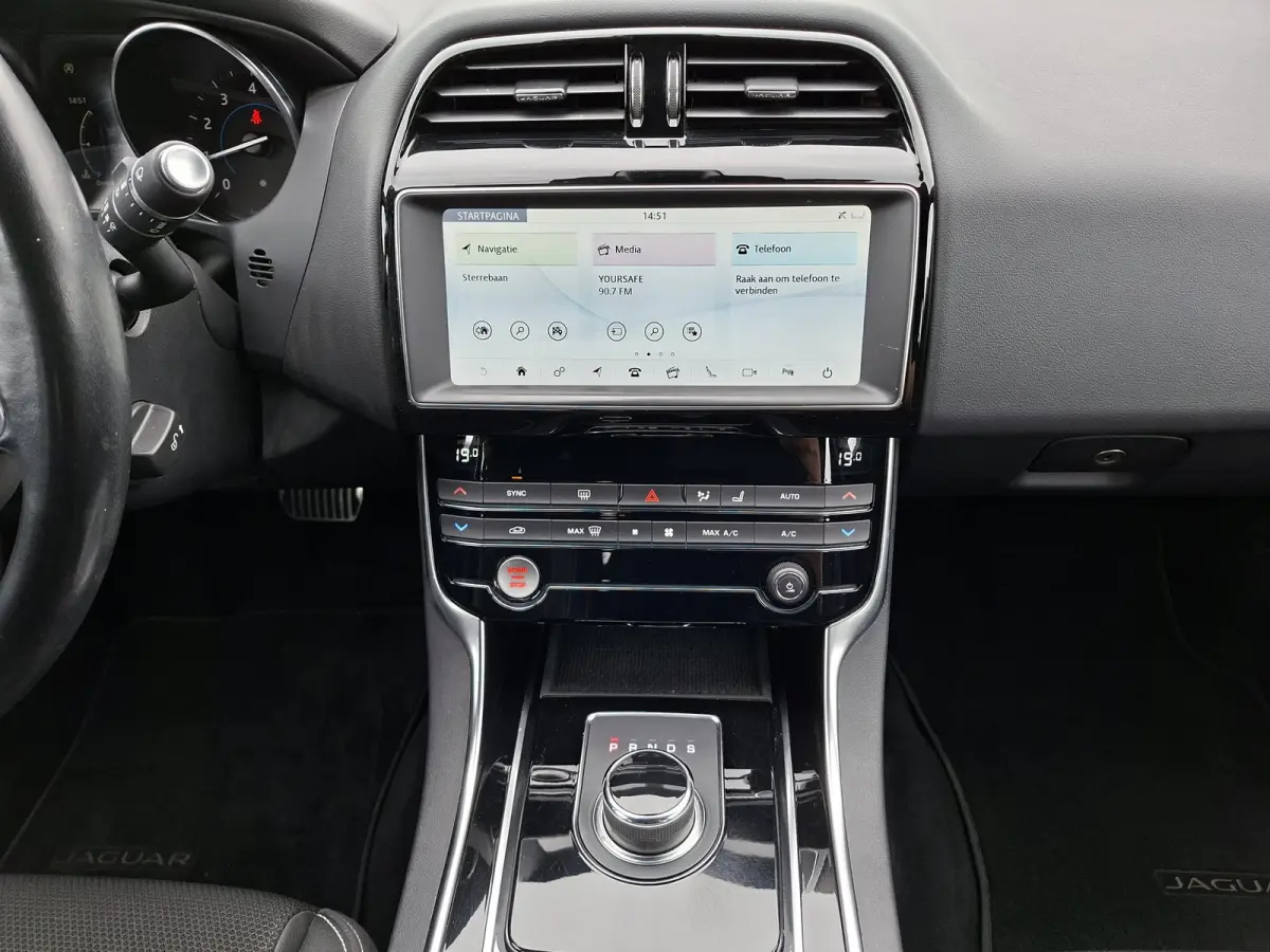 2.0t R-Sport COMPLEET JAGUAR DEALER ONDERHOUDEN! Origineel NL Auto