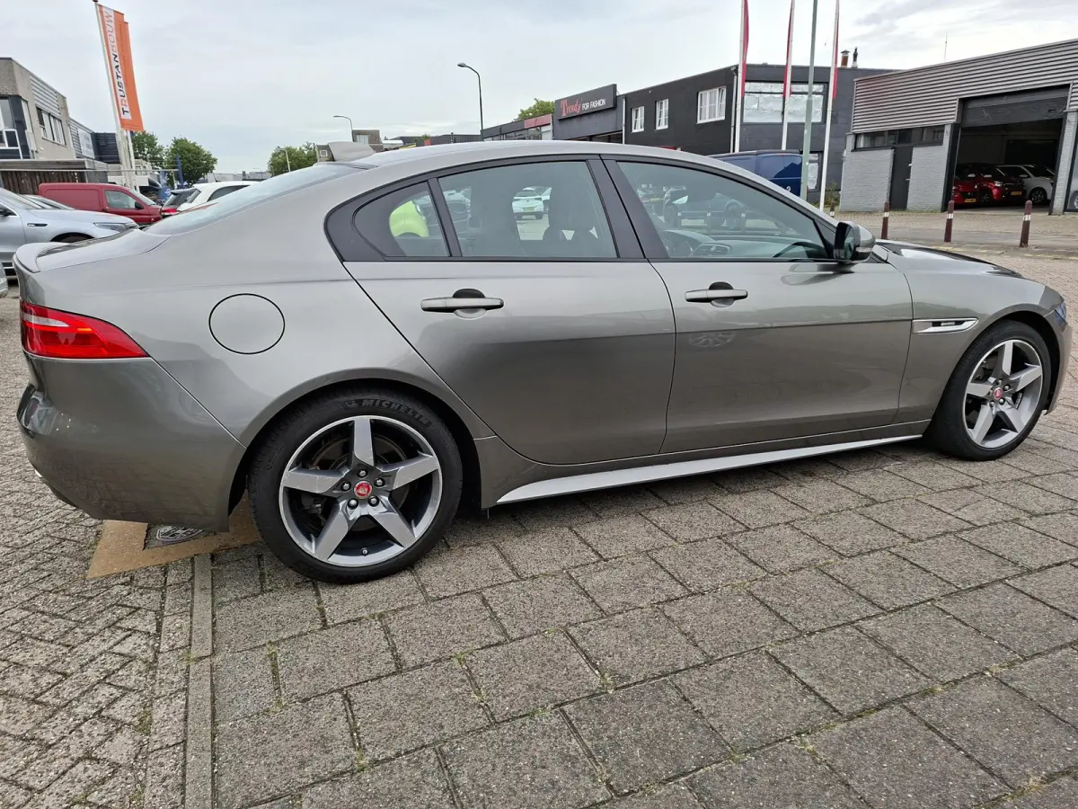 2.0t R-Sport COMPLEET JAGUAR DEALER ONDERHOUDEN! Origineel NL Auto