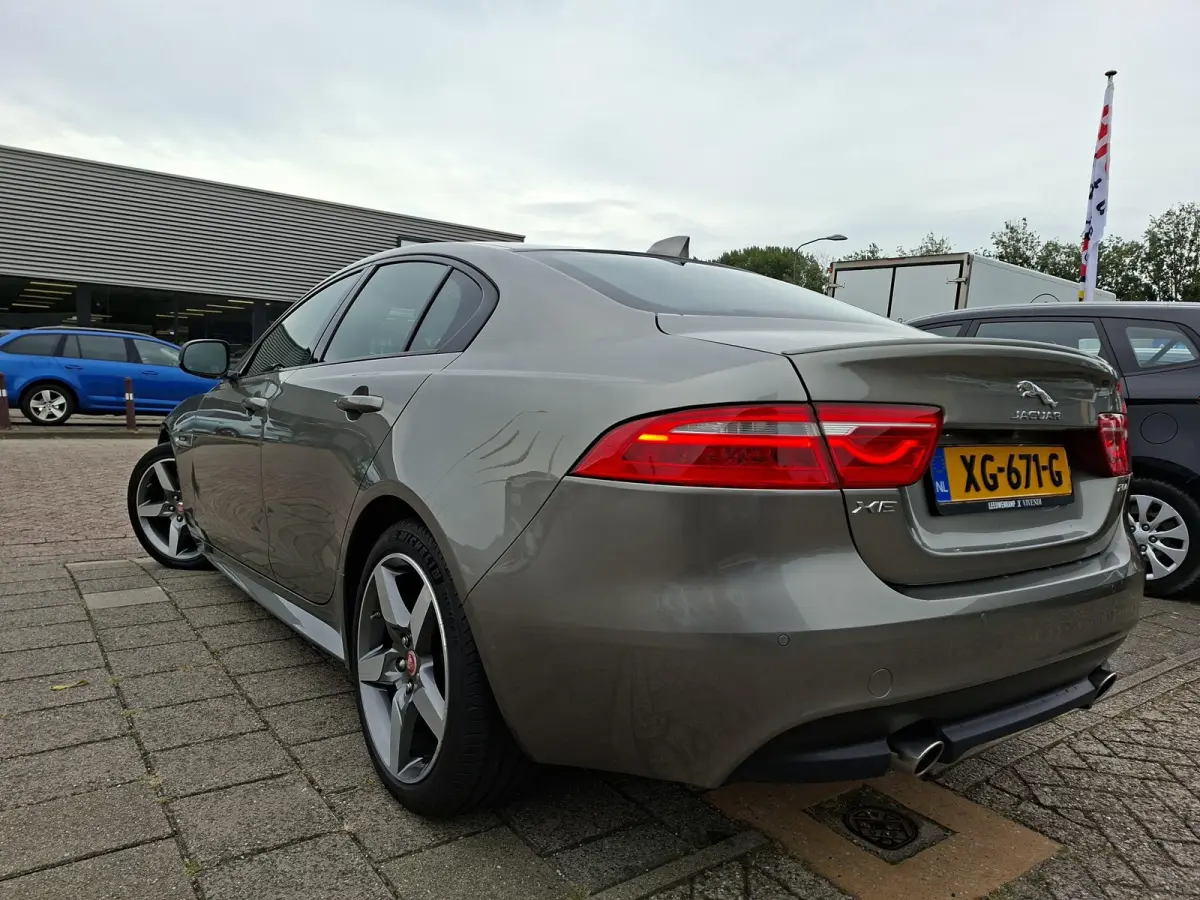 2.0t R-Sport COMPLEET JAGUAR DEALER ONDERHOUDEN! Origineel NL Auto