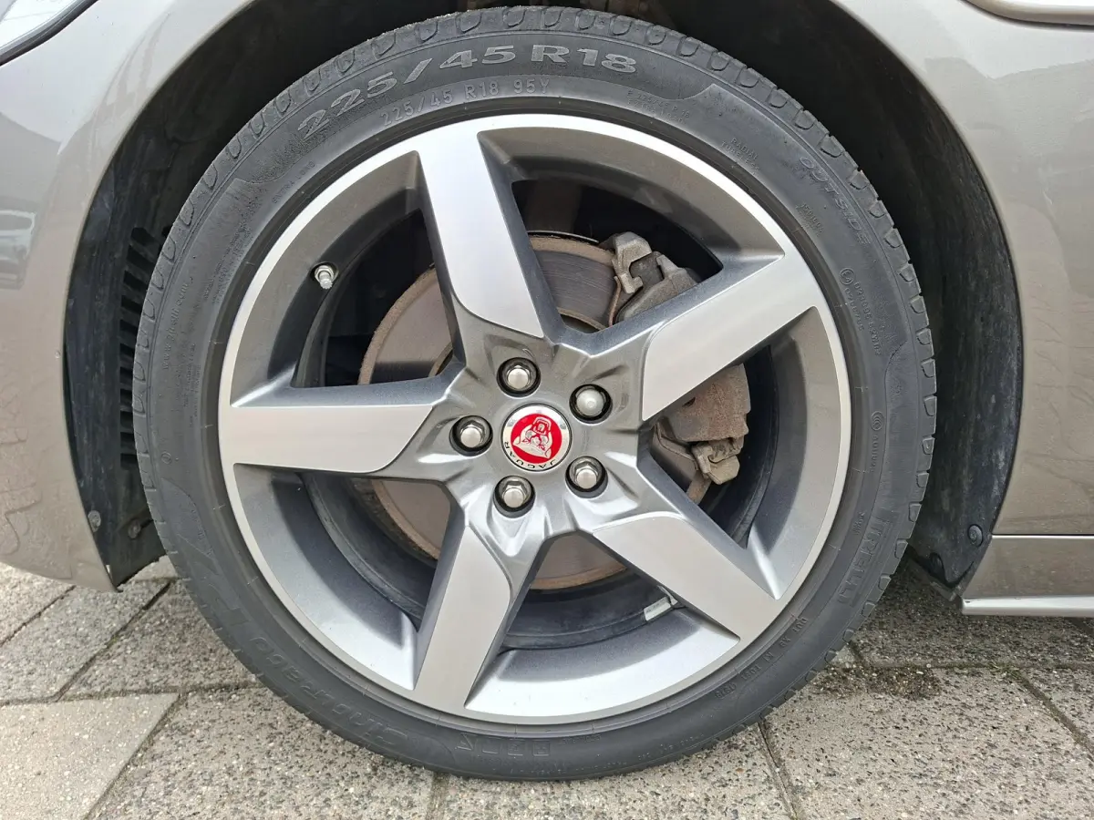 2.0t R-Sport COMPLEET JAGUAR DEALER ONDERHOUDEN! Origineel NL Auto