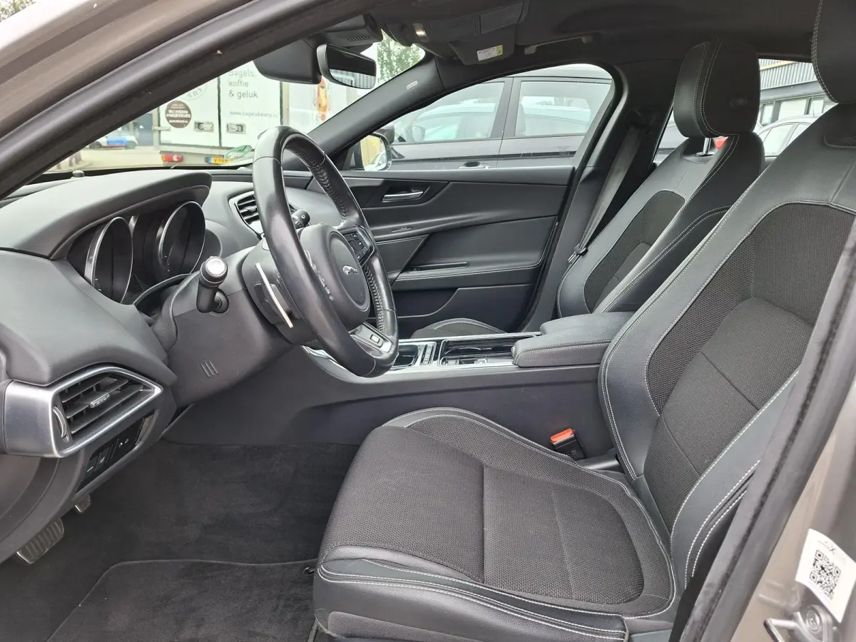2.0t R-Sport COMPLEET JAGUAR DEALER ONDERHOUDEN! Origineel NL Auto
