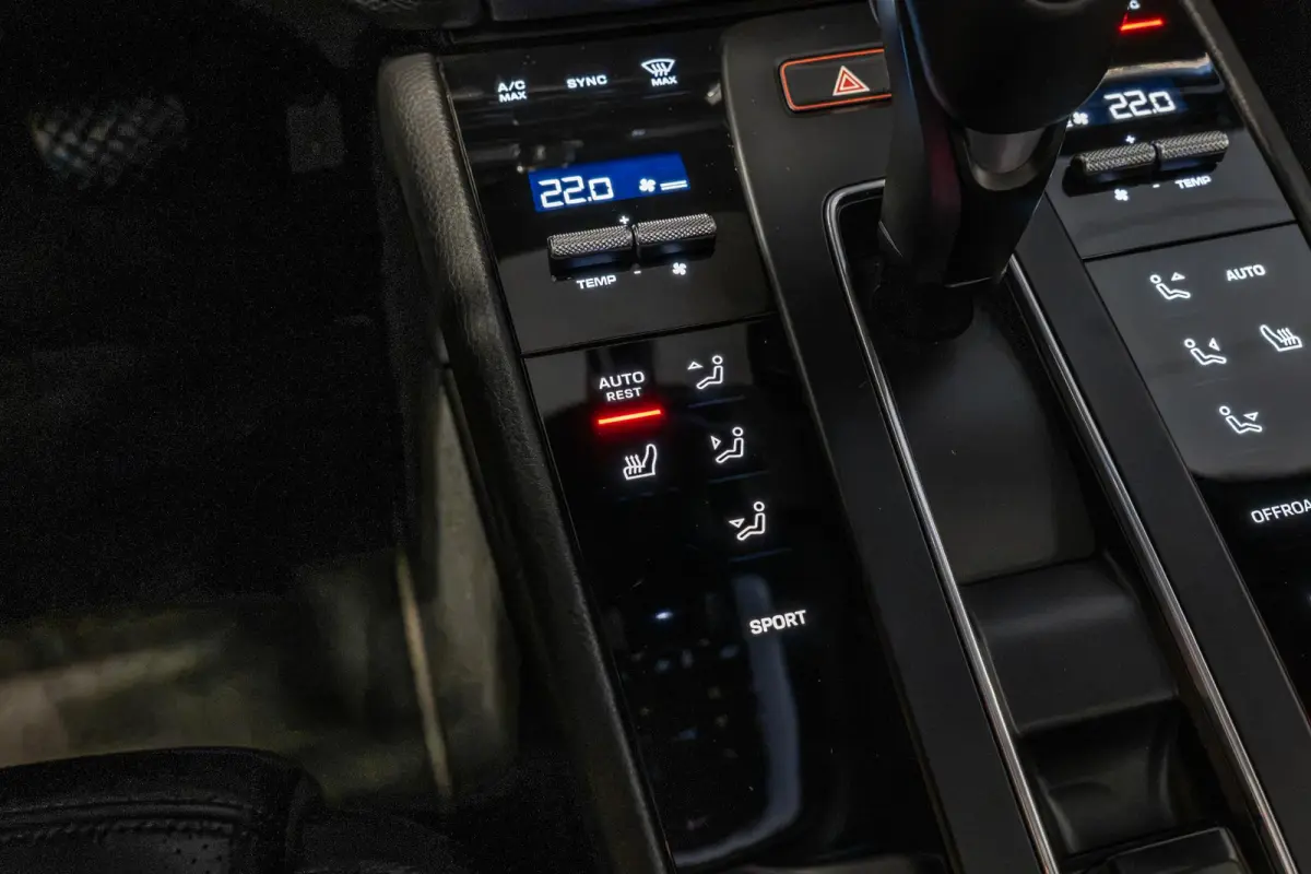 2.0 Pano | Standkachel | Elektr. Trekhaak | NL Auto