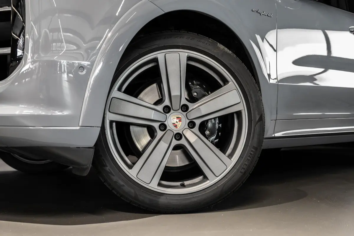 3.0 E-Hybrid Black Edition Achterasbesturing | Stoelventilatie V+A | Passenger Display | Race-Tex