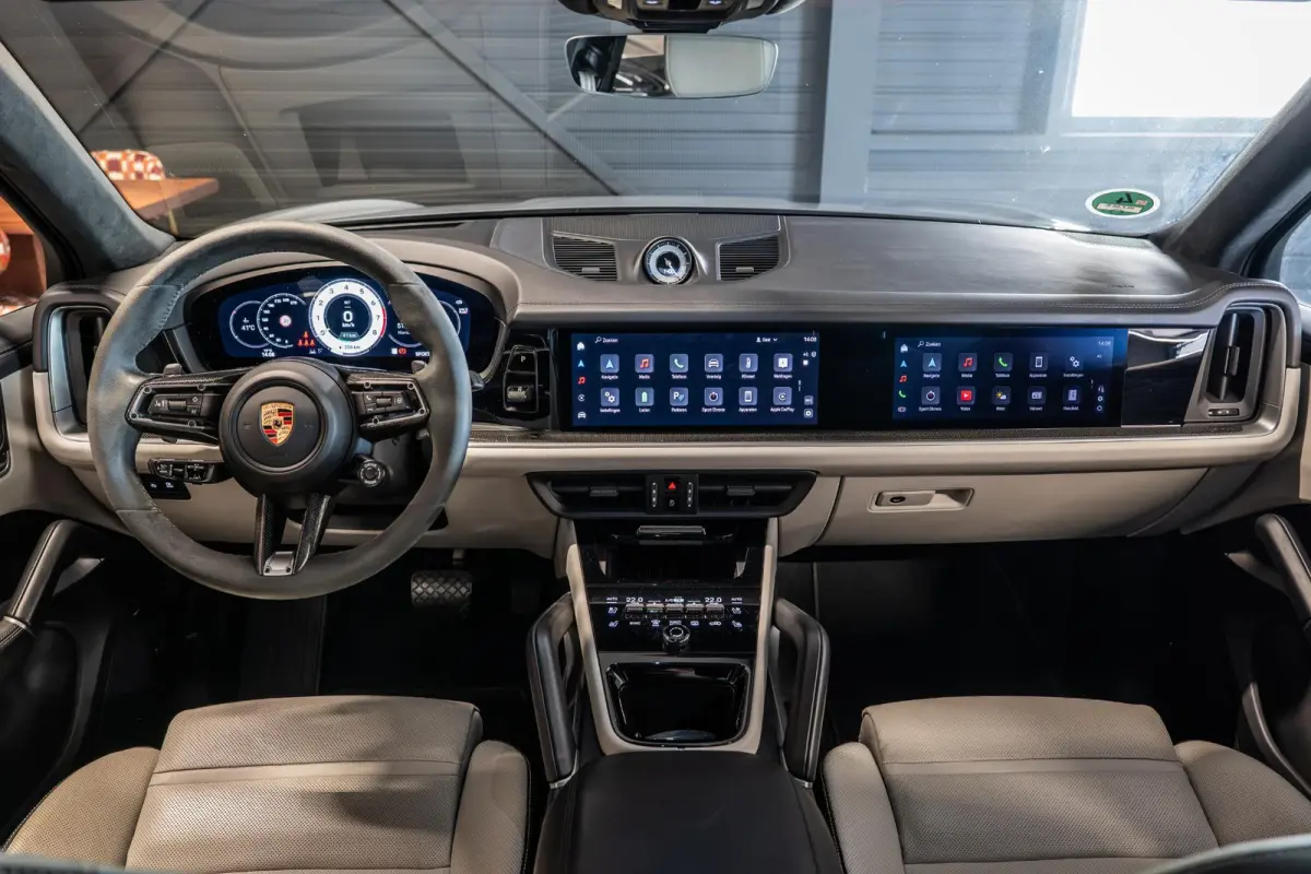 3.0 E-Hybrid Black Edition Achterasbesturing | Stoelventilatie V+A | Passenger Display | Race-Tex