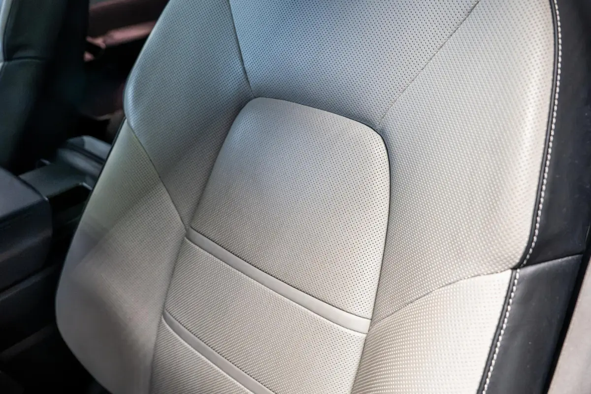 3.0 E-Hybrid Black Edition Achterasbesturing | Stoelventilatie V+A | Passenger Display | Race-Tex