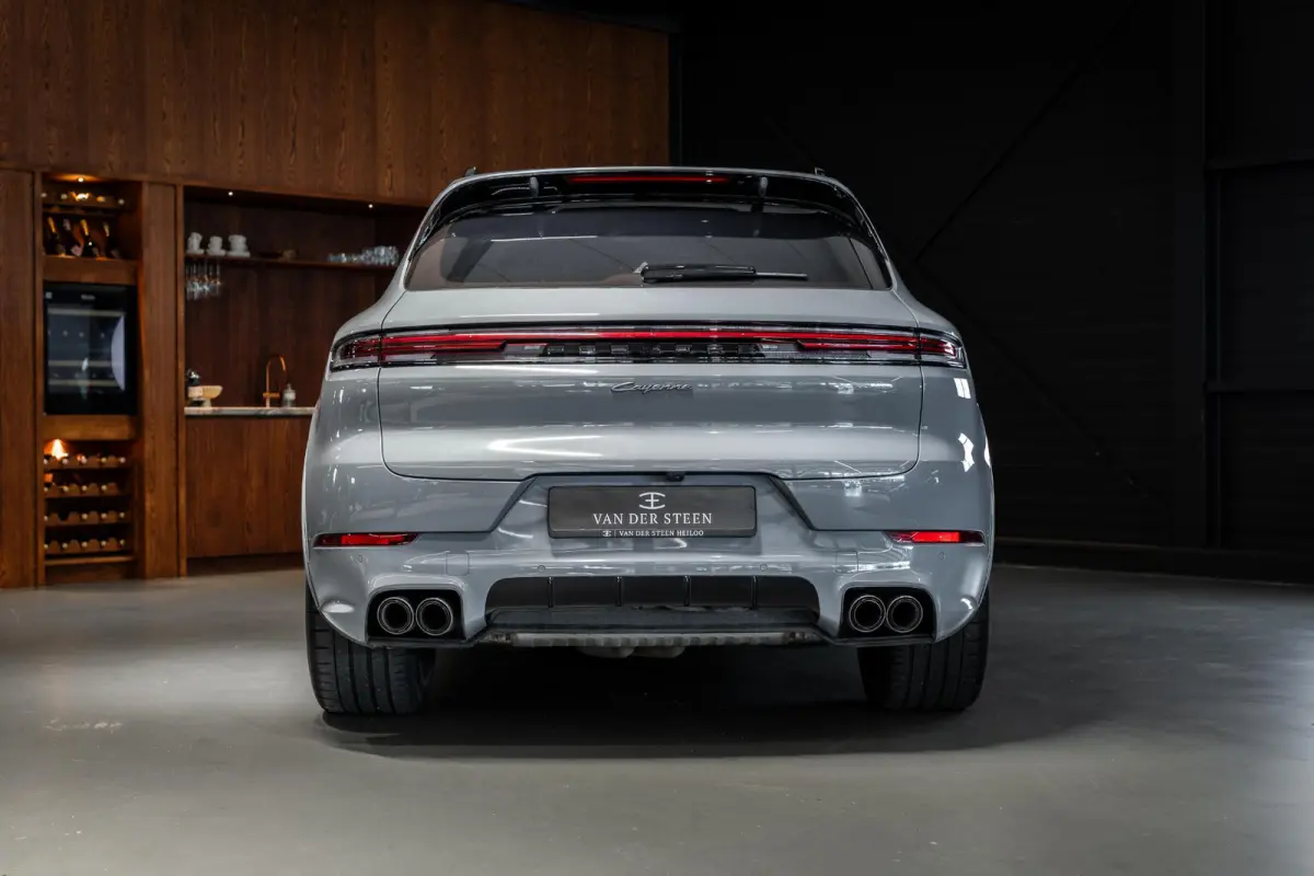 3.0 E-Hybrid Black Edition Achterasbesturing | Stoelventilatie V+A | Passenger Display | Race-Tex
