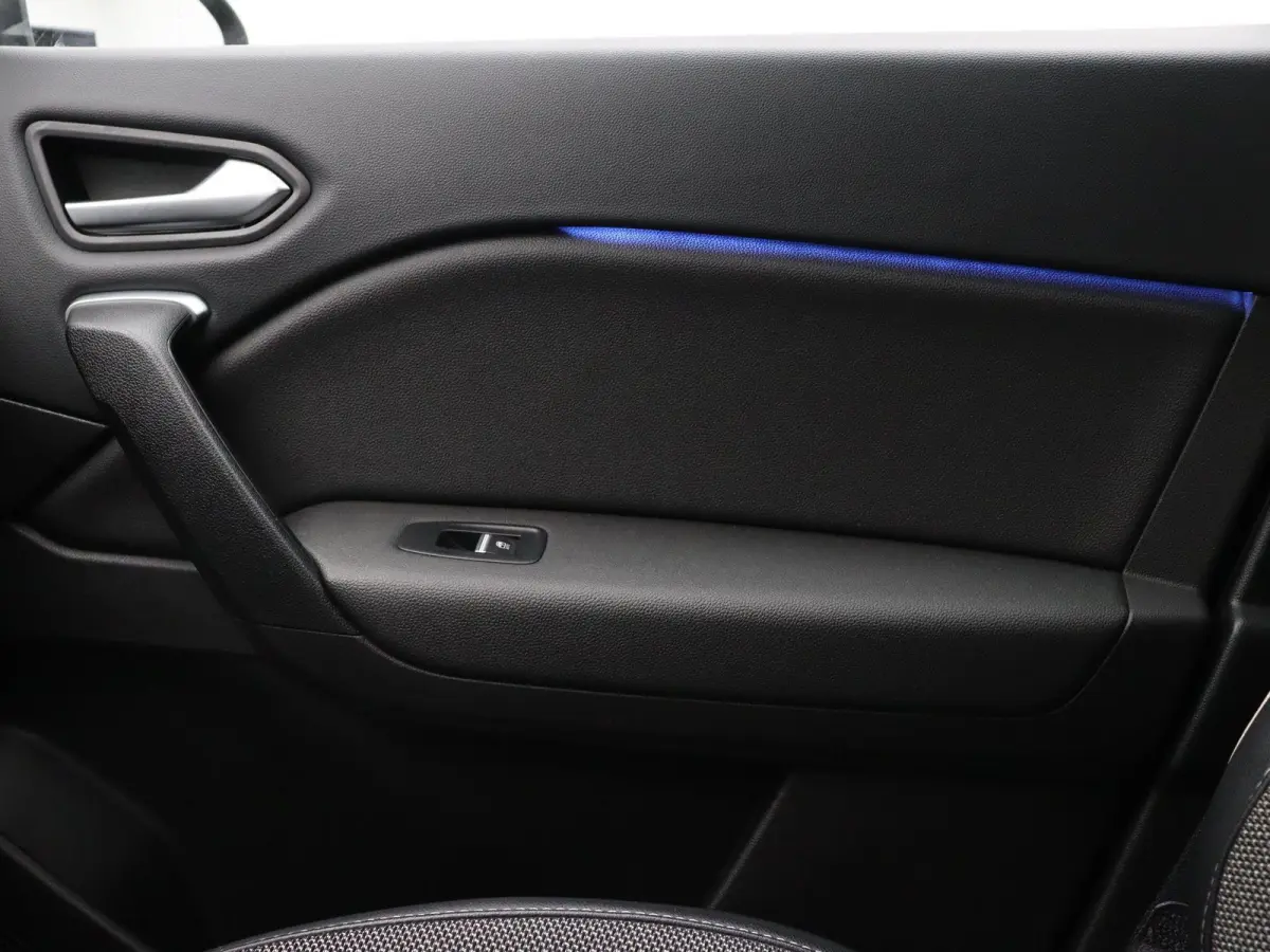 E-Tech Plug-in Hybrid 160pk Intens | Trekhaak | Dealer onderhouden | Camera | Climate control | 18" Lichtmetaal |