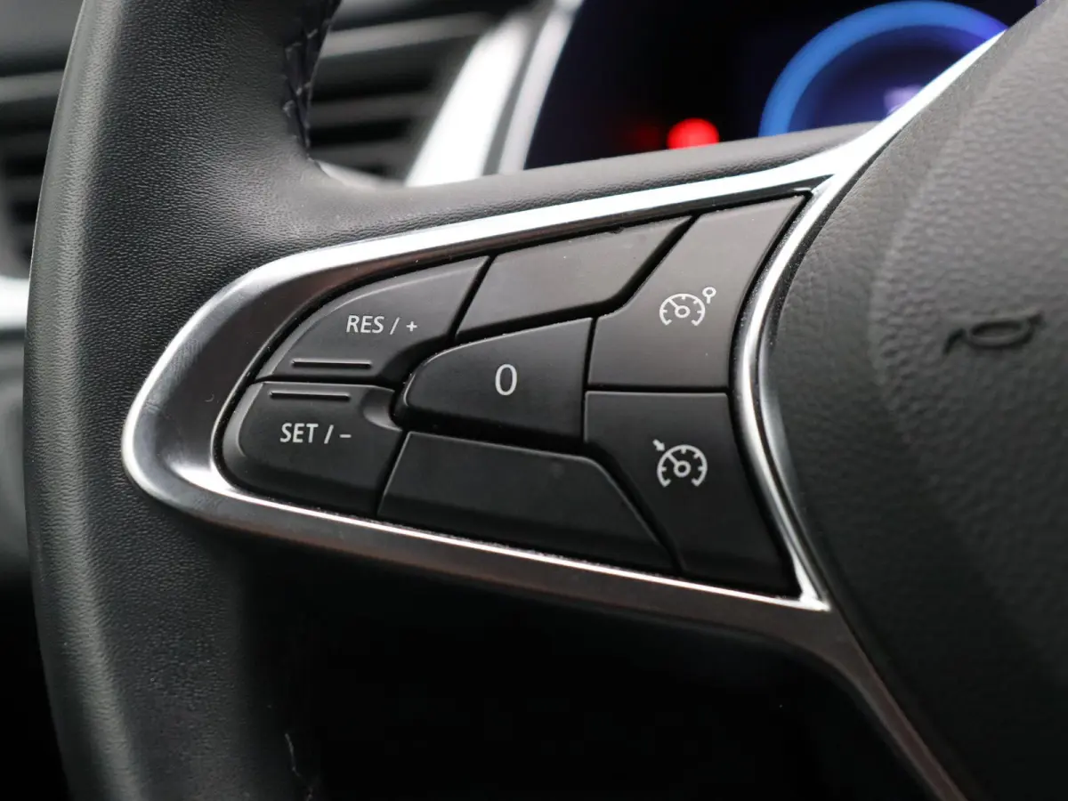 E-Tech Plug-in Hybrid 160pk Intens | Trekhaak | Dealer onderhouden | Camera | Climate control | 18" Lichtmetaal |