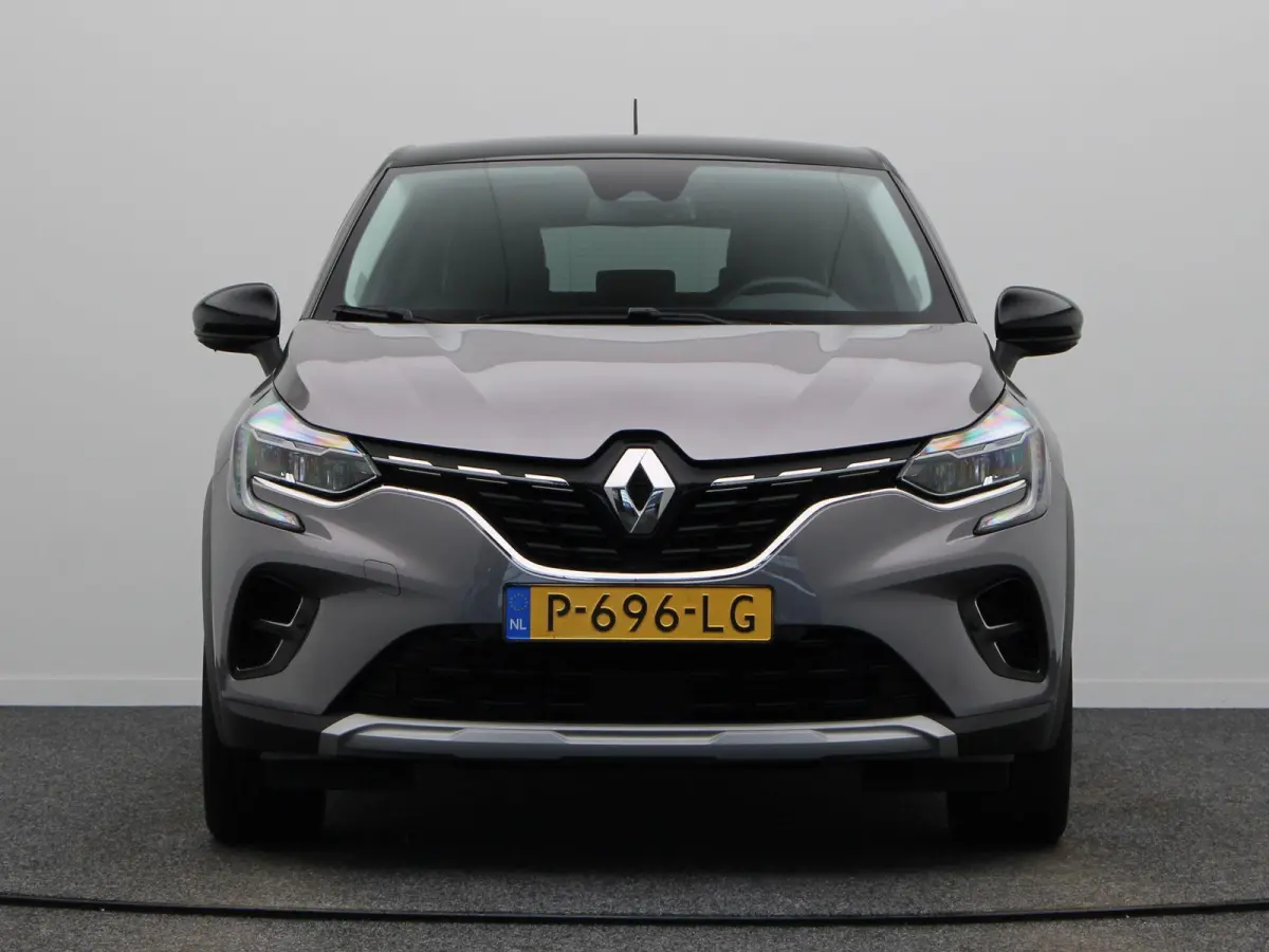 E-Tech Plug-in Hybrid 160pk Intens | Trekhaak | Dealer onderhouden | Camera | Climate control | 18" Lichtmetaal |
