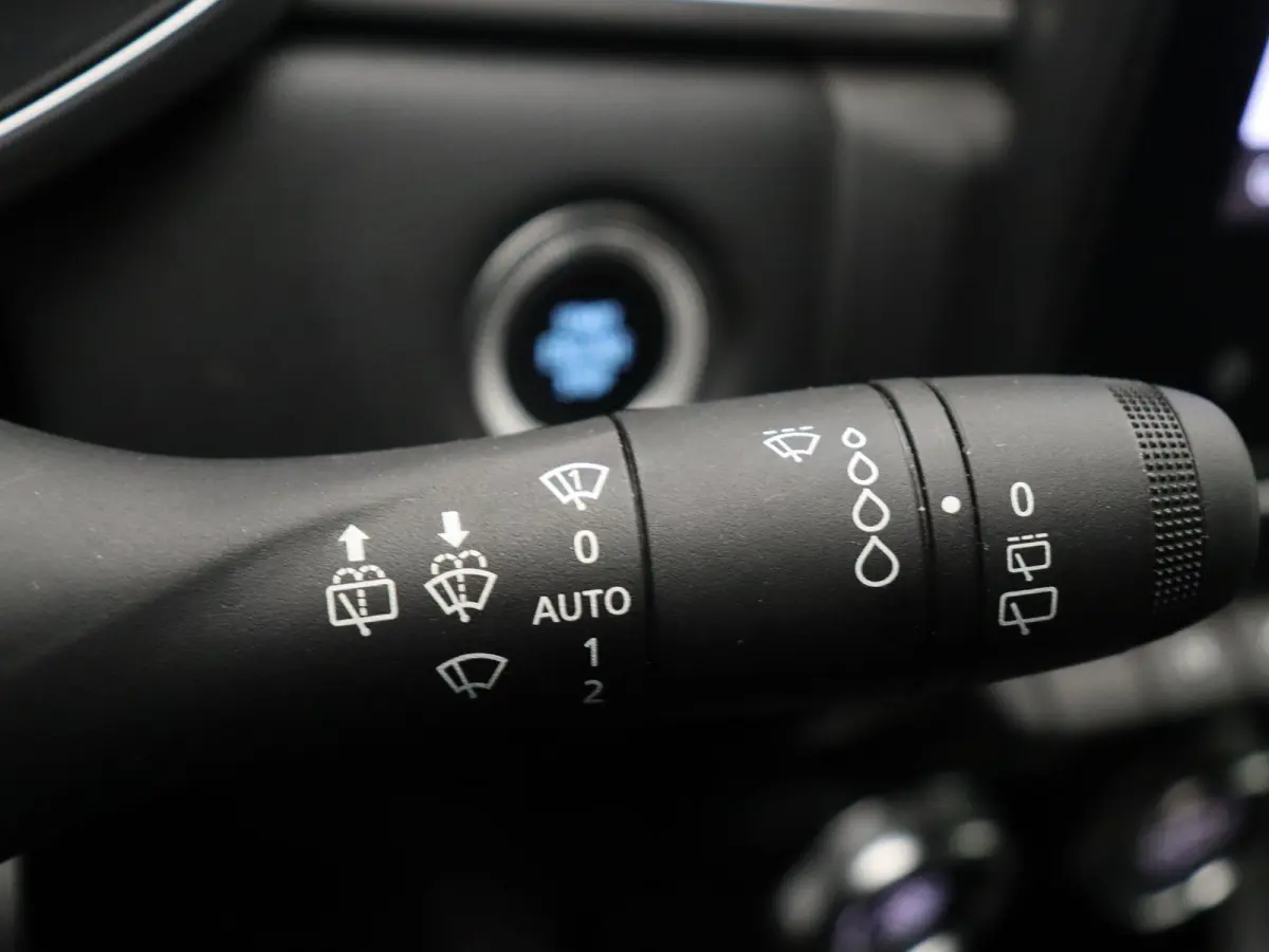 E-Tech Plug-in Hybrid 160pk Intens | Trekhaak | Dealer onderhouden | Camera | Climate control | 18" Lichtmetaal |