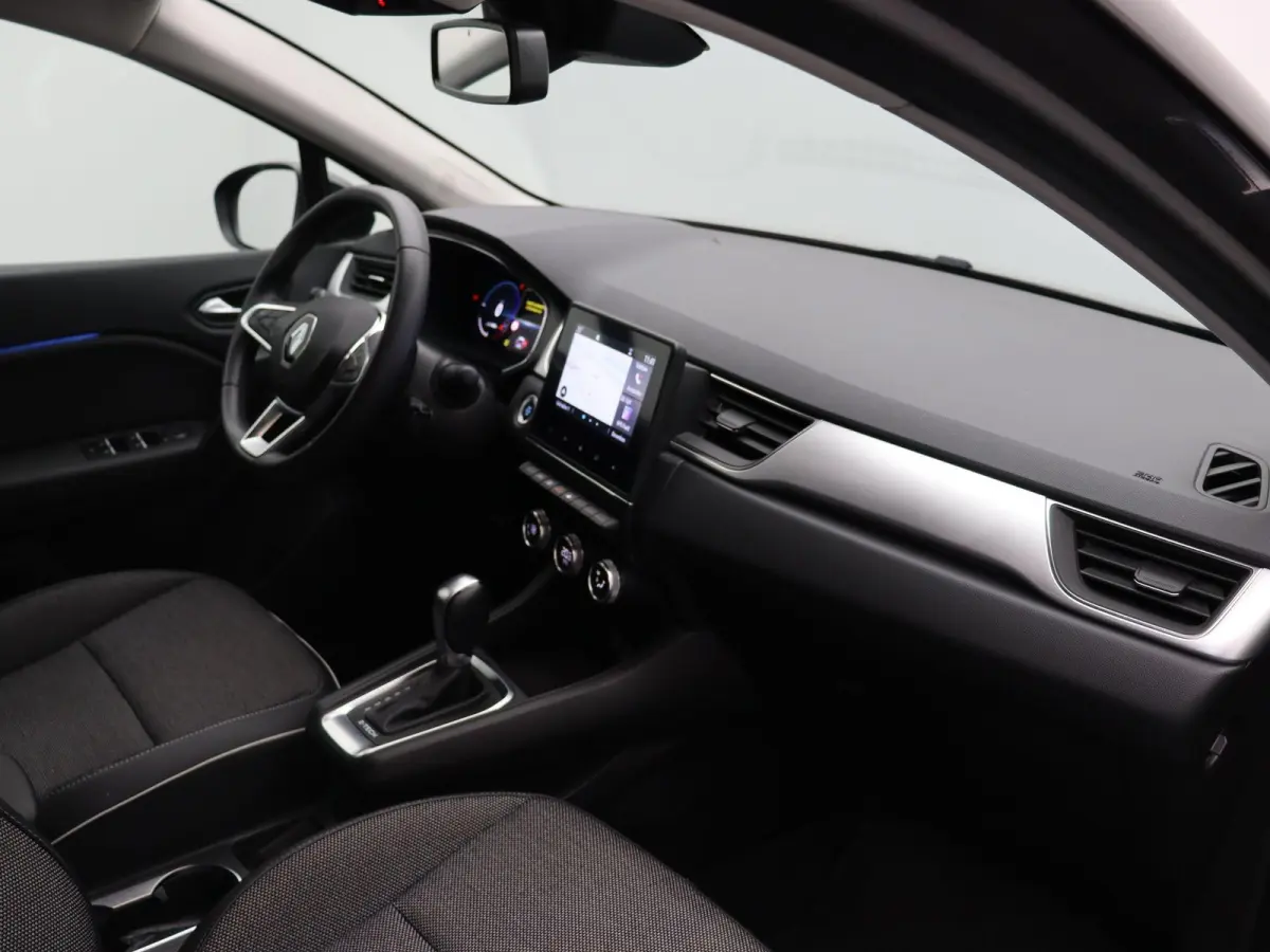 E-Tech Plug-in Hybrid 160pk Intens | Trekhaak | Dealer onderhouden | Camera | Climate control | 18" Lichtmetaal |