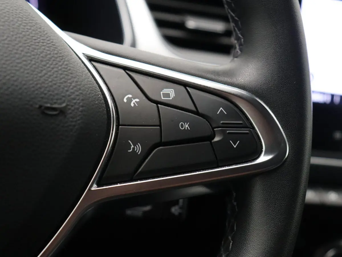E-Tech Plug-in Hybrid 160pk Intens | Trekhaak | Dealer onderhouden | Camera | Climate control | 18" Lichtmetaal |