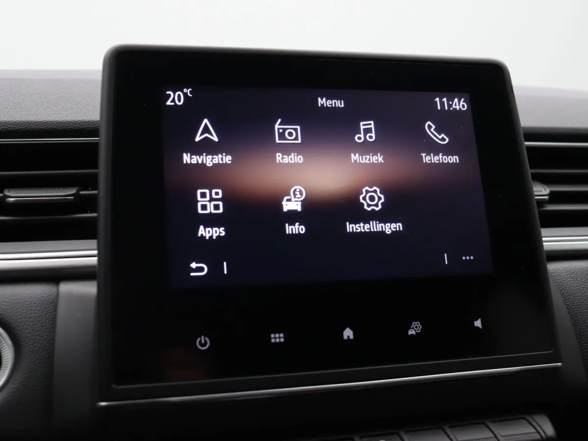 E-Tech Plug-in Hybrid 160pk Intens | Trekhaak | Dealer onderhouden | Camera | Climate control | 18" Lichtmetaal |