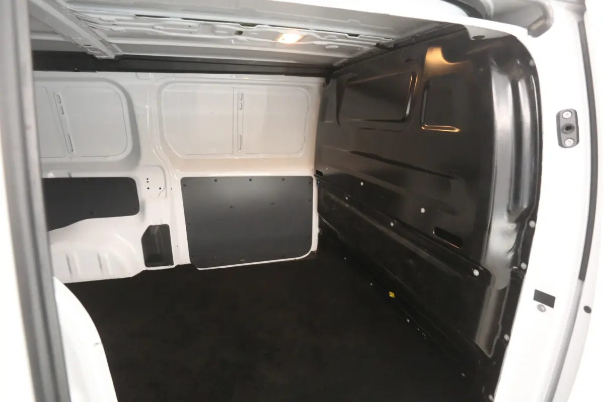 Elektrisch 75 kWh Long Range L2H1 | Snelladen | SOH 99% | Airco | Cruise | 3 Zits | Carplay | Parkeersens.
