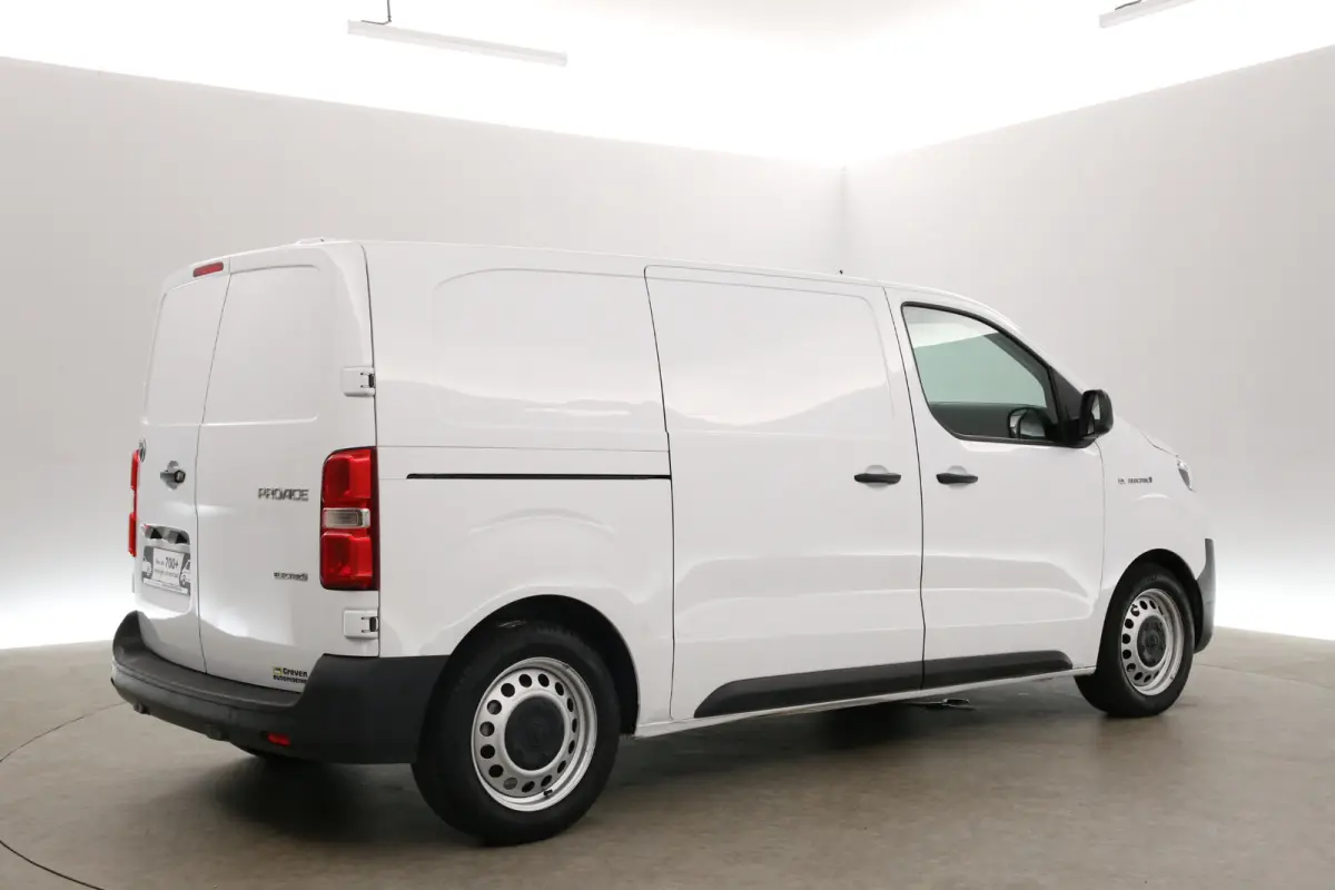 Elektrisch 75 kWh Long Range L2H1 | Snelladen | SOH 99% | Airco | Cruise | 3 Zits | Carplay | Parkeersens.