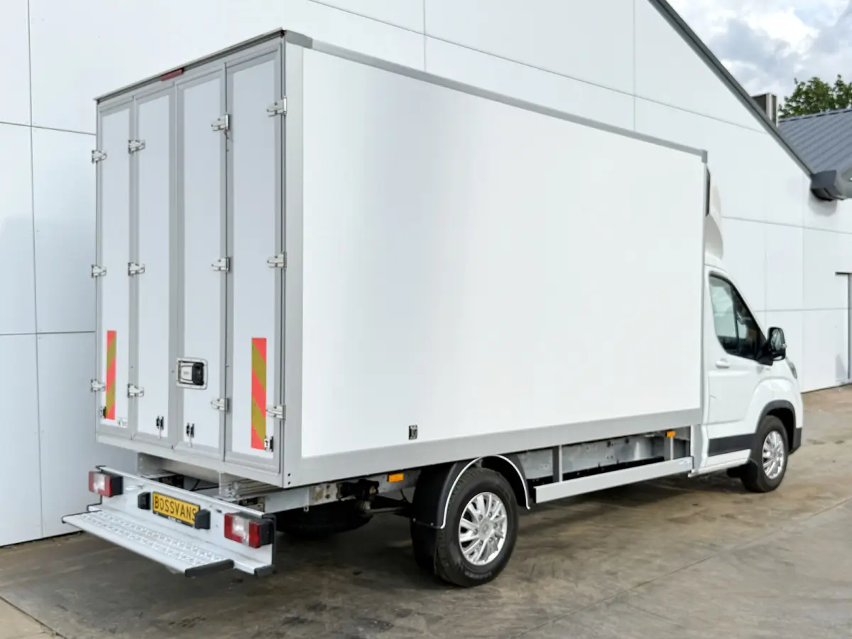 65kWh 204PK Elektrisch! 171km WLTP Elektrische Bakwagen Achterdeuren Airco ACC Carplay Camera Parkeersensoren Voor Meubelbak Koffer