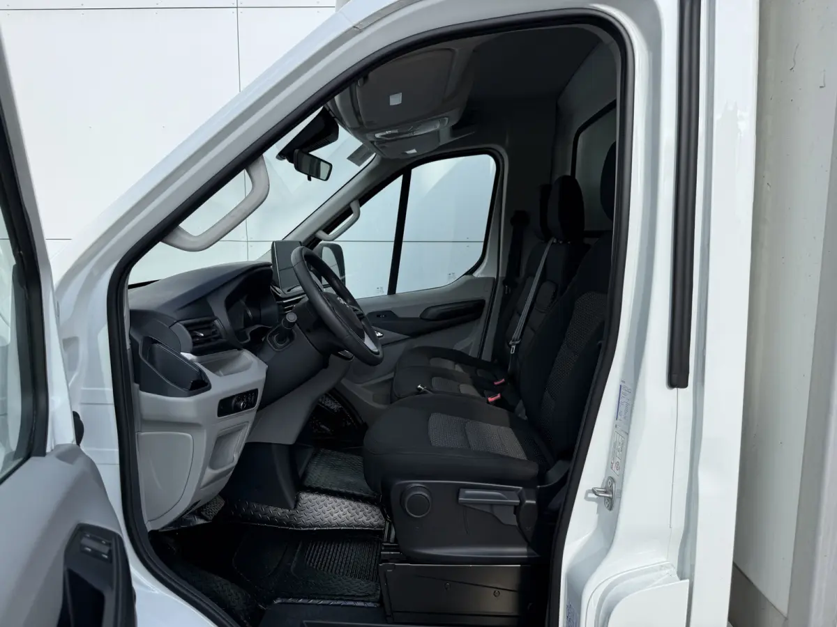 65kWh 204PK Elektrisch! 171km WLTP Elektrische Bakwagen Achterdeuren Airco ACC Carplay Camera Parkeersensoren Voor Meubelbak Koffer