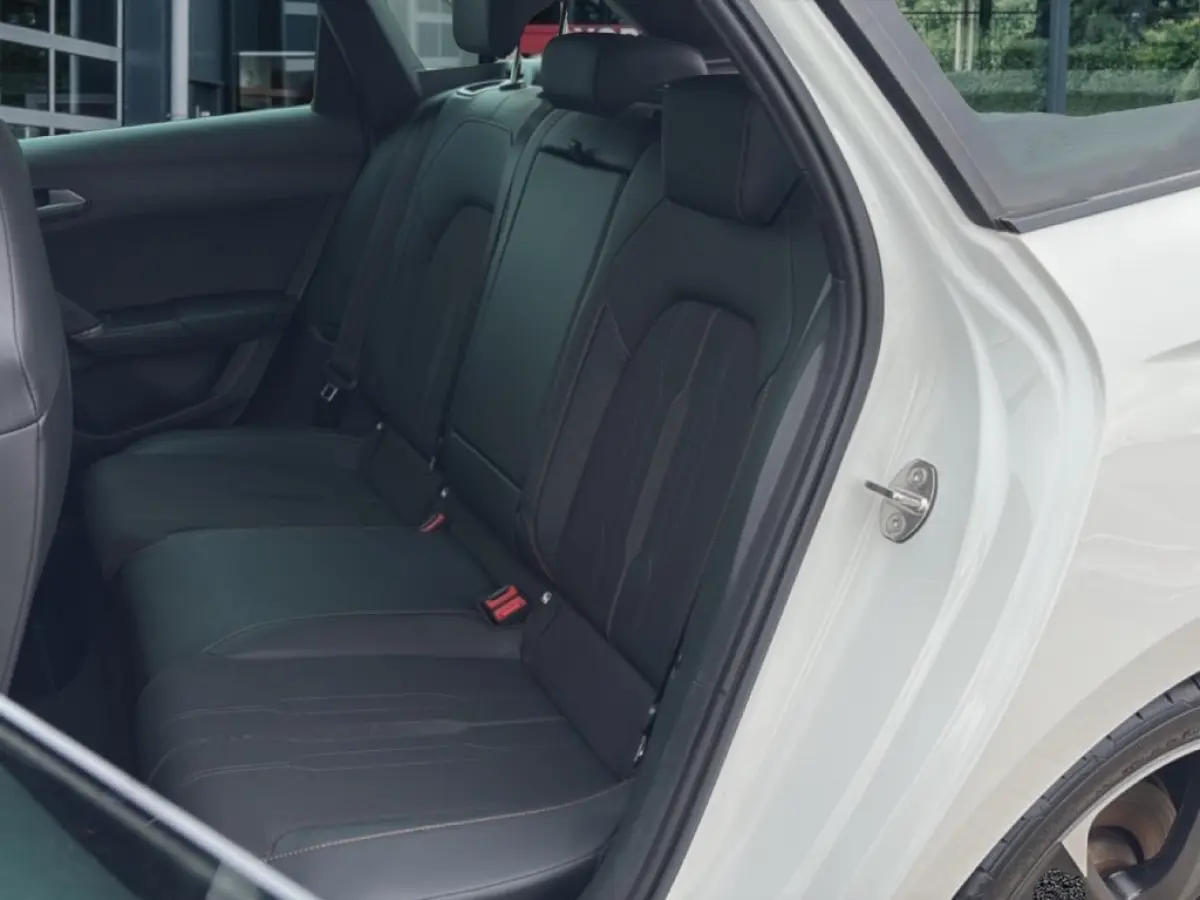 1.4 TSI e-HYBRID ACC/DCC/CAMERA/MATRIX/NAVI